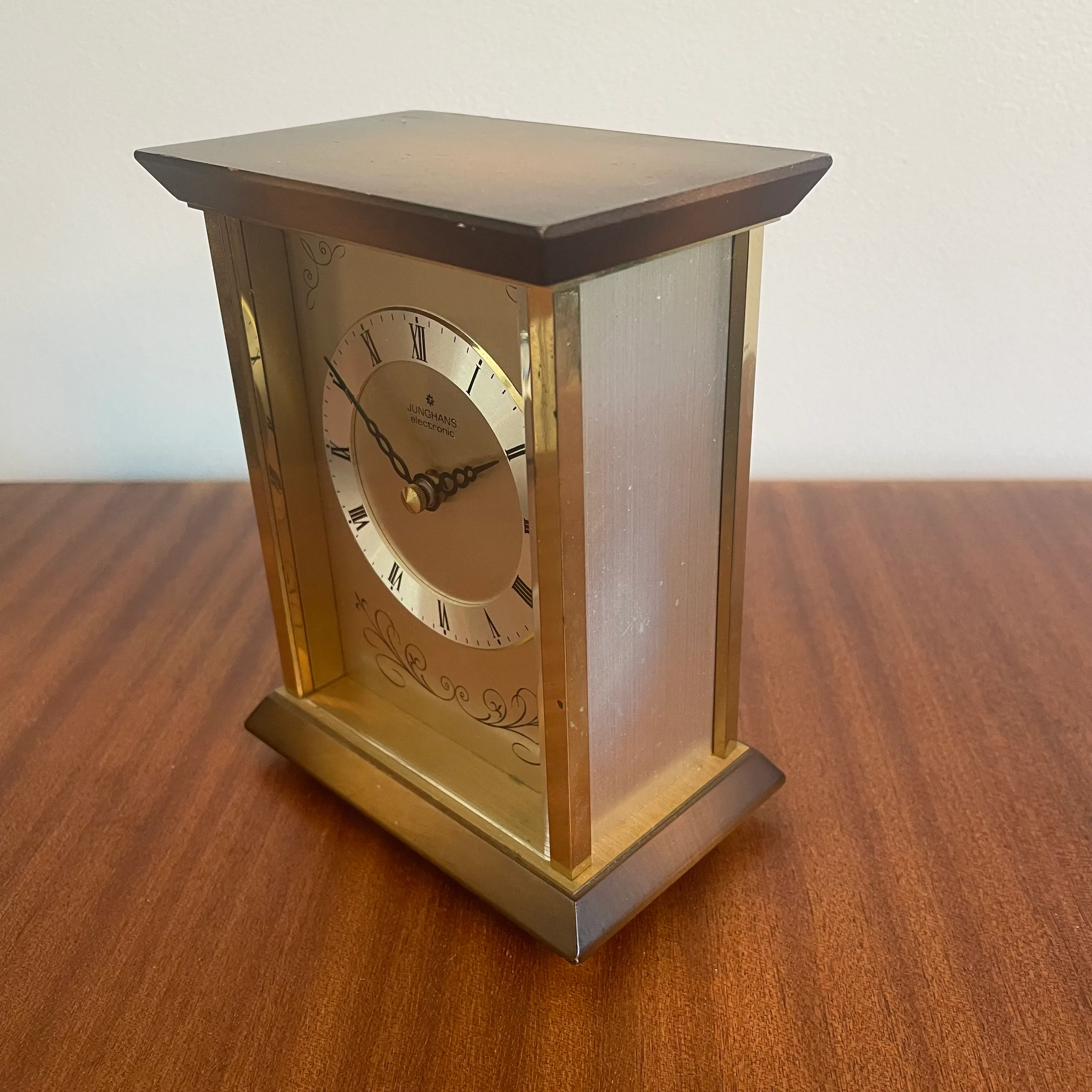 Junghans pöytäkello – kuva 2